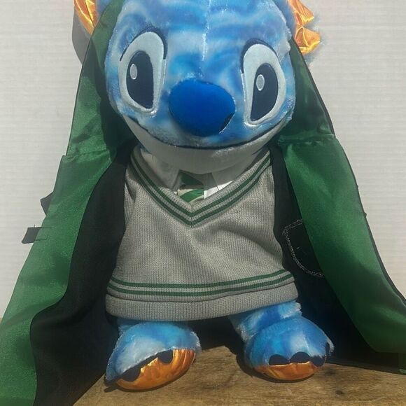 Disney‎ stitch plush catch a wave with Harry Potter green Slytherin outfit cape - Picture 2 of 9